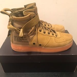 Air Force 1 Mid ‘Desert Moss’